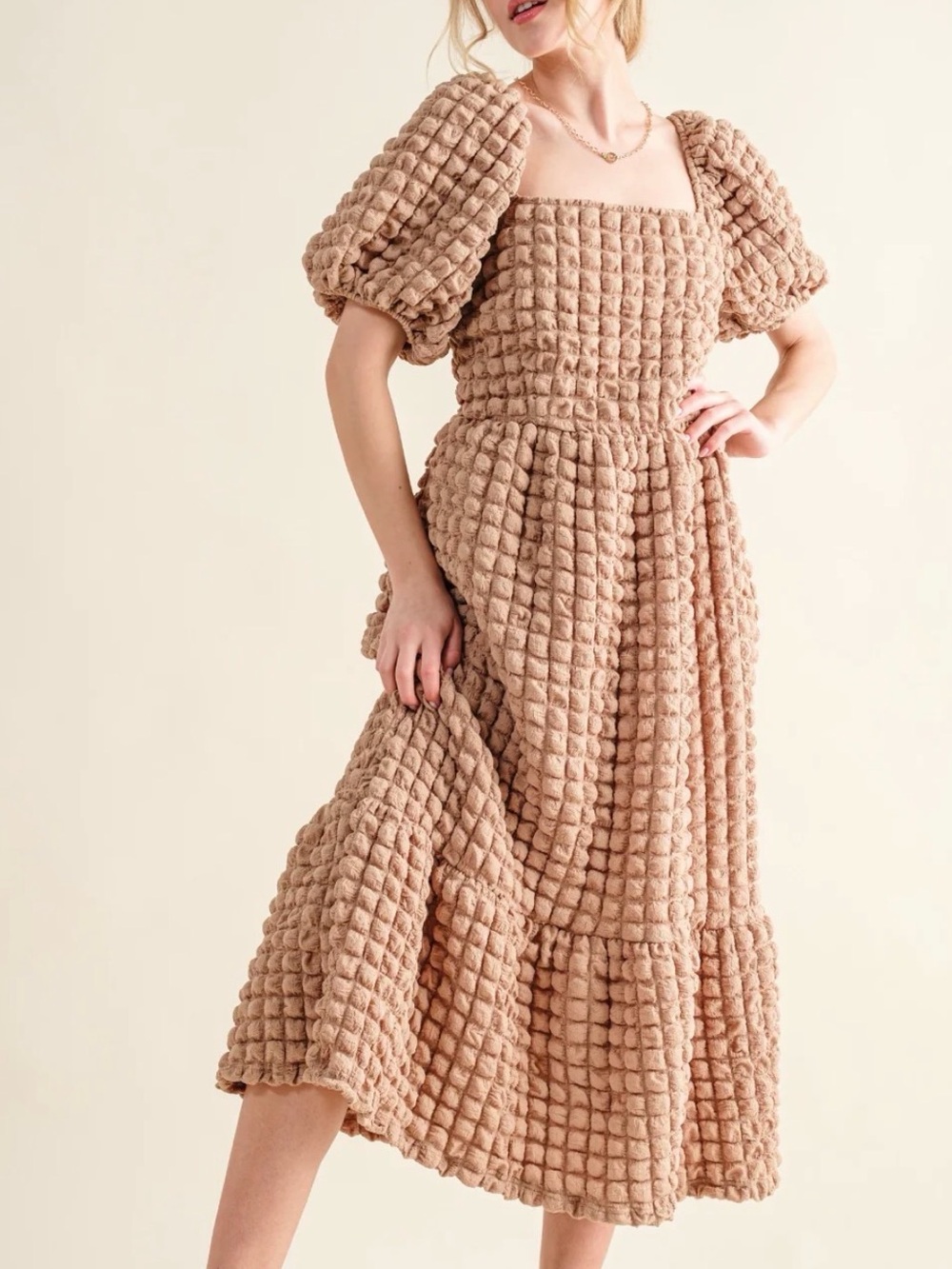 NWT Andthewhy Women’s Square-Neck Puff-Sleeve Midi Dress in Taupe